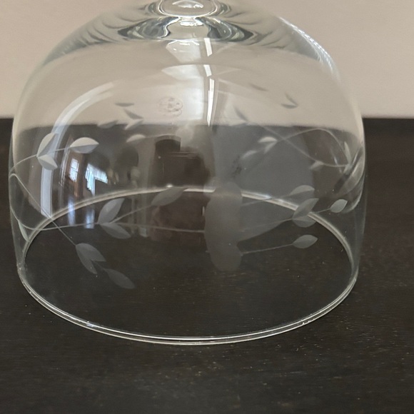 Crystal Clear Glass Dome with Plate